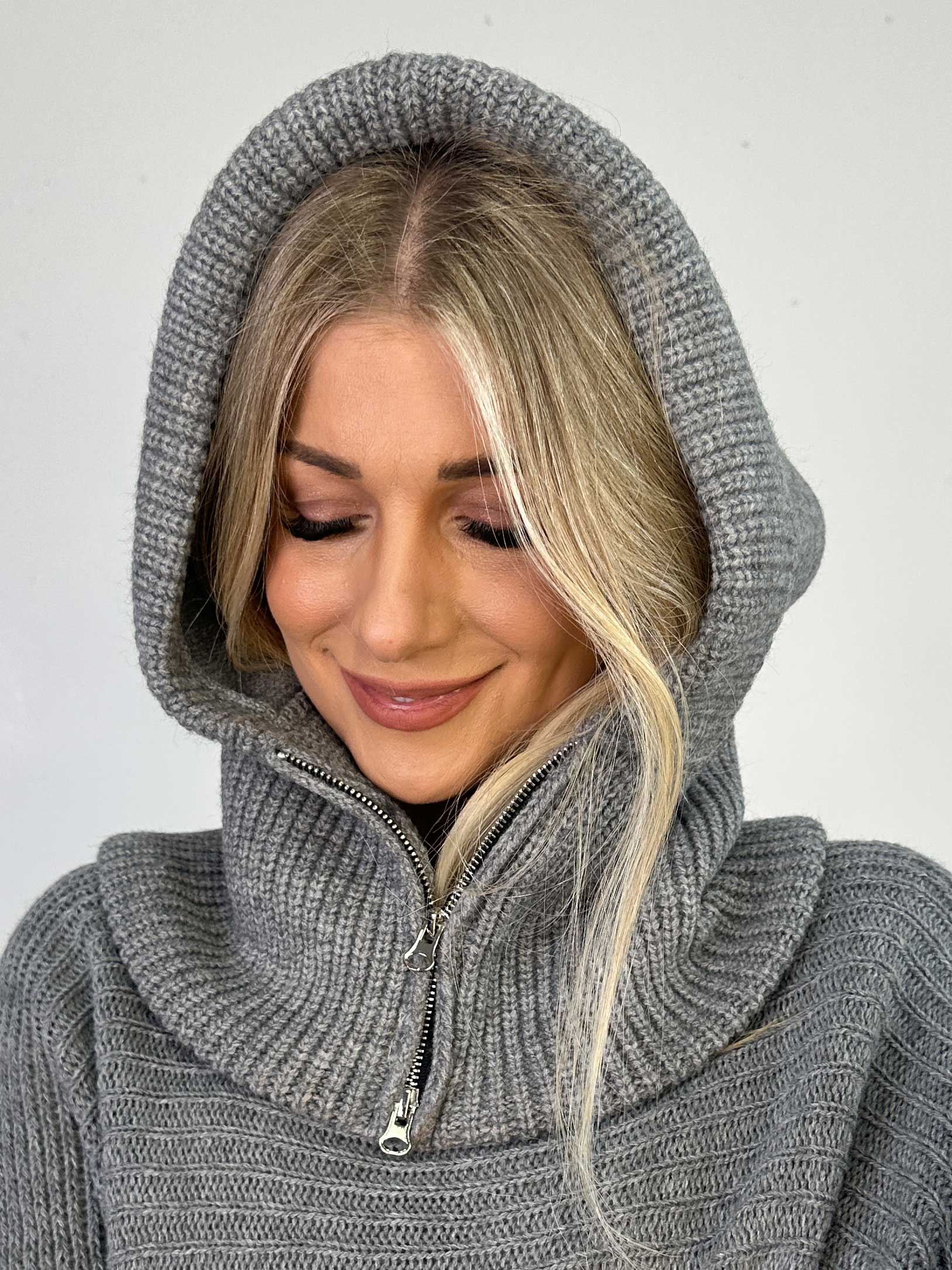 Gerda - Strikket hættehue med lynlås